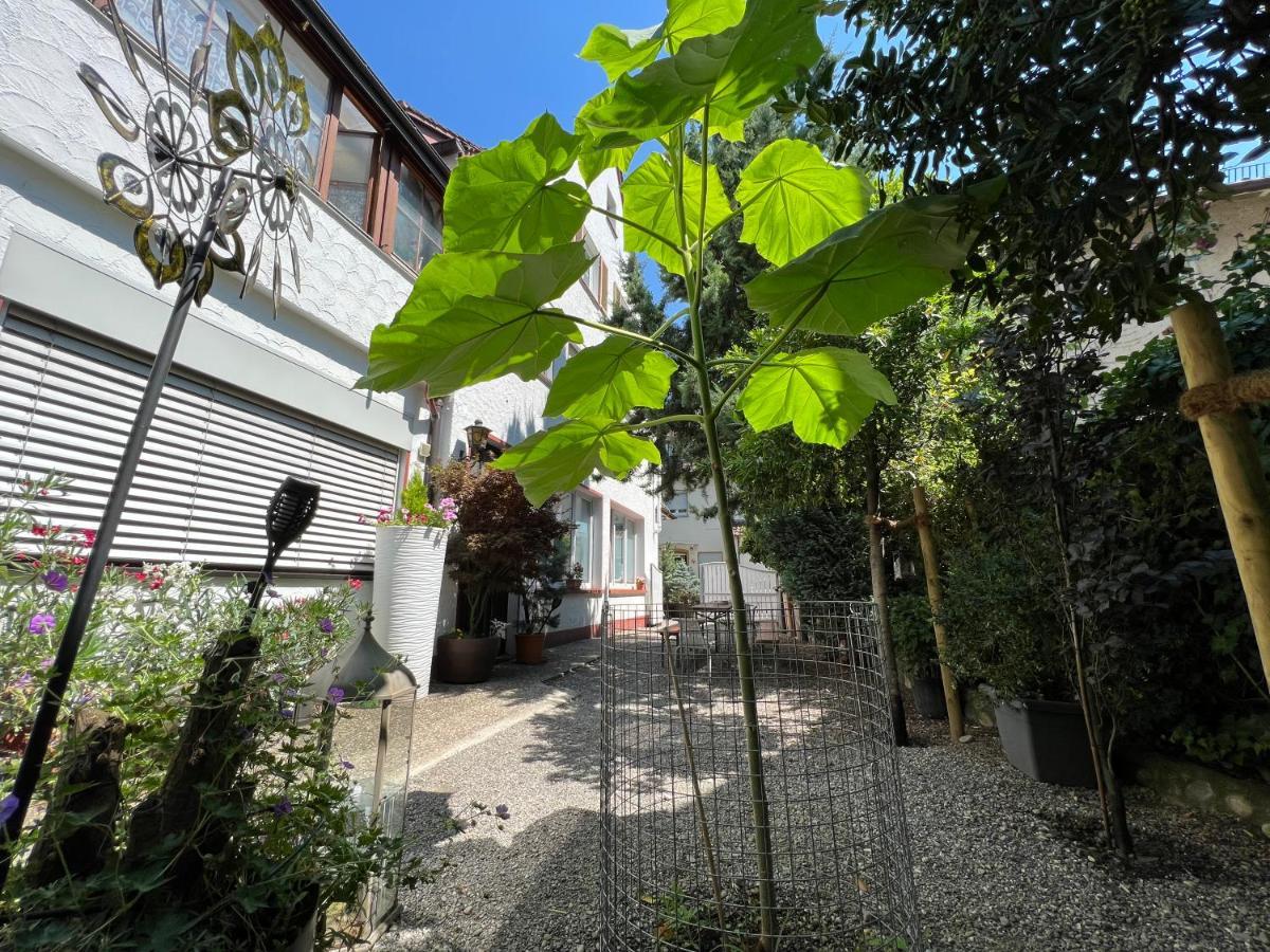 Haus Pia Executive Apartments FDH Екстериор снимка